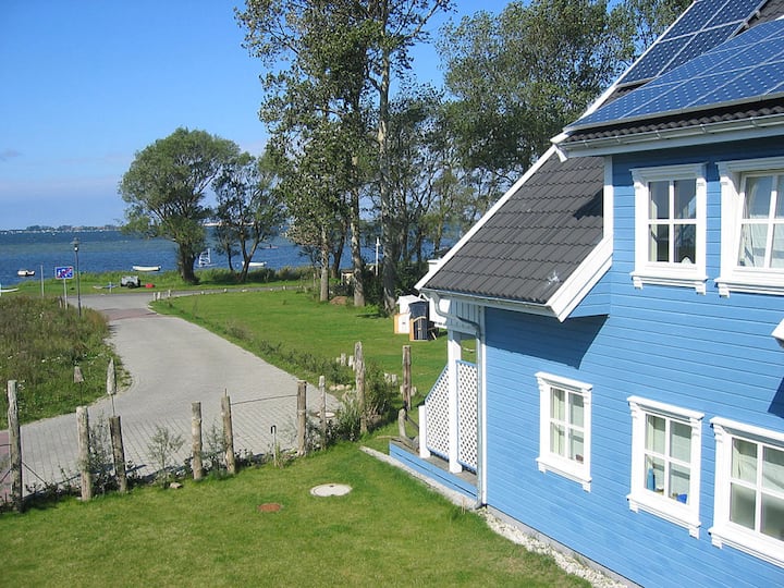 Ferienwohnung In Wiek Auf Rügen Direkt Am Wasser - Wiek