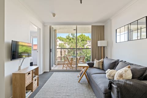 Inner-City Apartment with Pool, Gym & Sauna