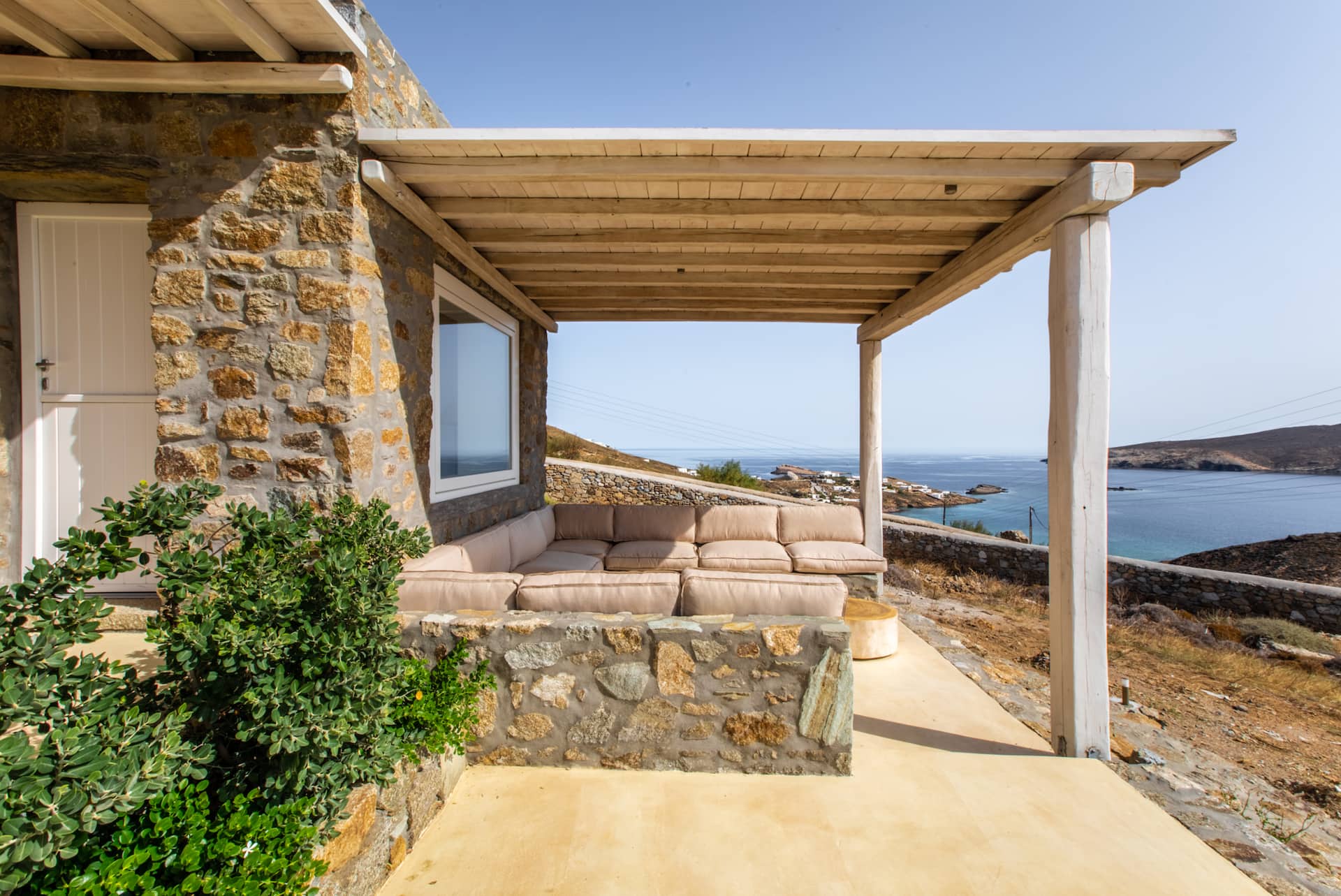 Unique bungalow overlooking Agios Sostis beach — foto 5