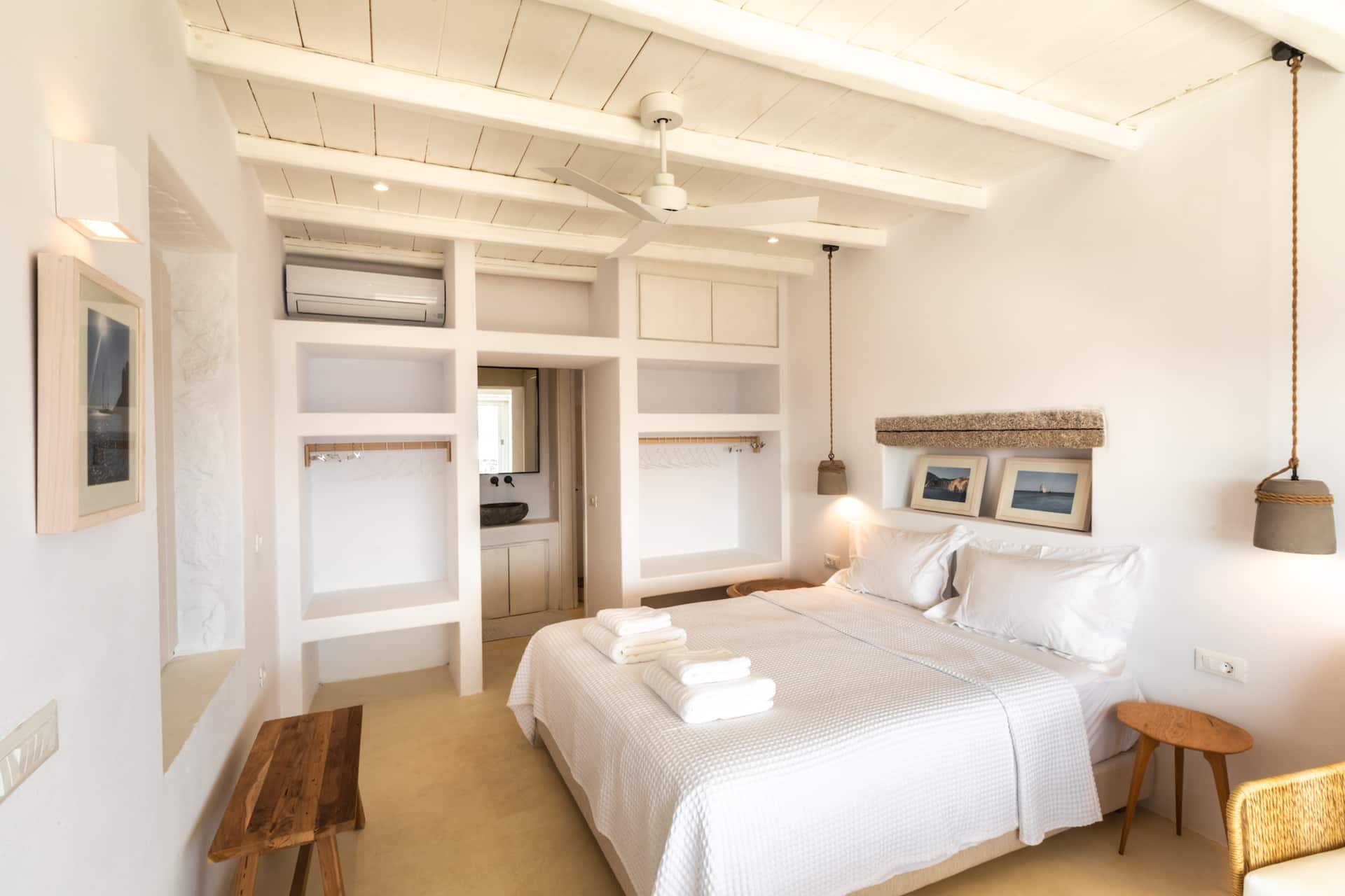 Unique bungalow overlooking Agios Sostis beach — foto 4