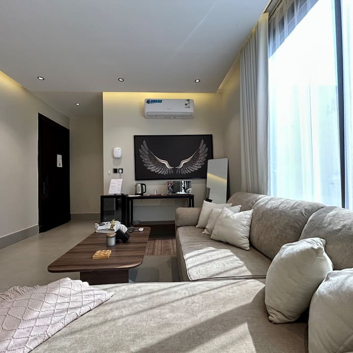 1br | Stylish Stay W/ample Space & Slef Entry - Dammam