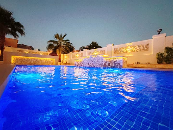 Garden Heaven With Big Pool, Royal Villa By Marina - Dubaï