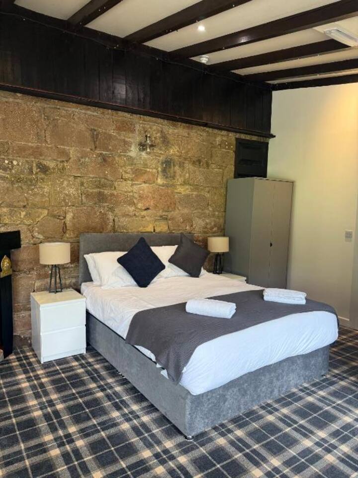 Old Mill Inn Ground Floor Room - Forres