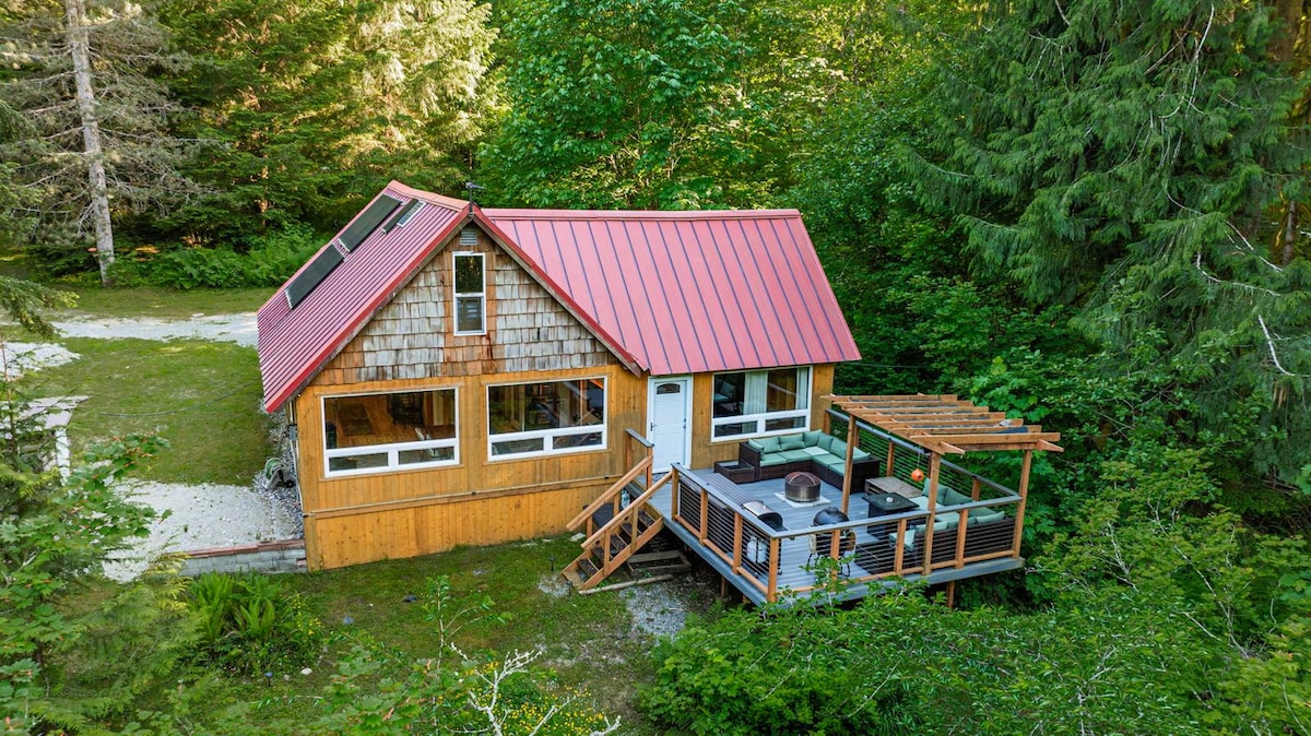Image showcasing Misty Mountain Cabin - off grid mountain view - Cabins for Rent in ...