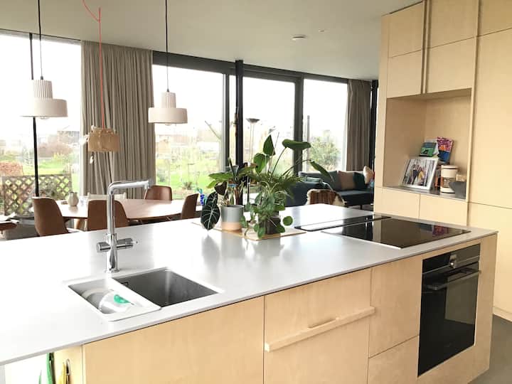 Huize Tuinzicht: 165m2 Ruime Gezinswoning - Huizen