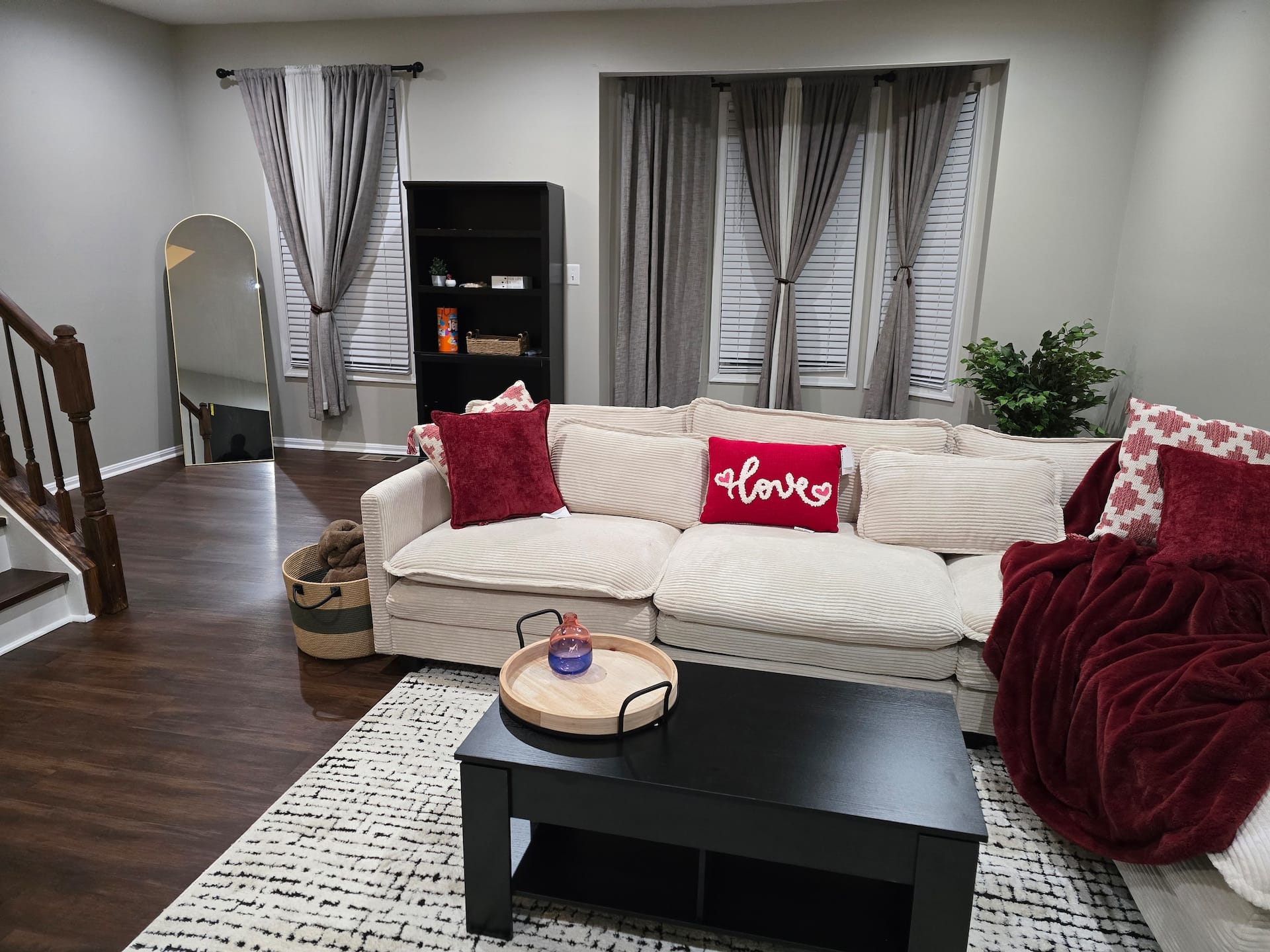Red Gem Retreat | 4 BR Near Navy + MD Live + BWI