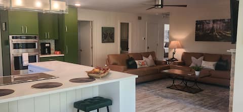 Top Airbnb: Butterfly Cove on Beaver Lake in Prairie Creek