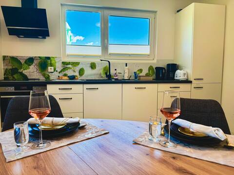Modern 3-Bedroom Apartment near Friedrichshafen