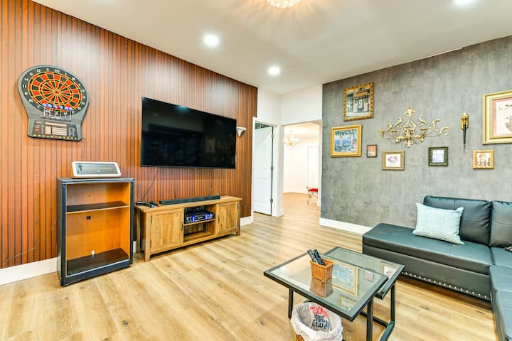 Unique Bungalow Downtown Cornelius Perfect Getaway - Lake Norman, NC