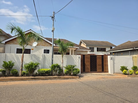 3-bedroom house in Adjiriganor for short stay