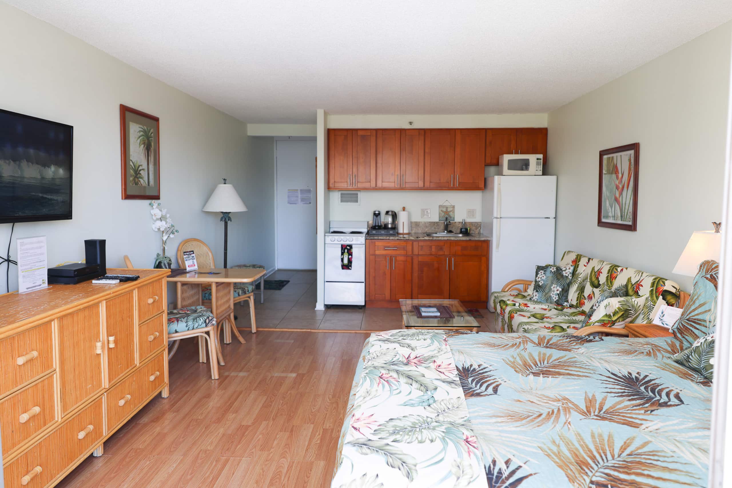 Condo in Honolulu · ★4.86 · Studio · 2 beds · 1 bath - Image 69