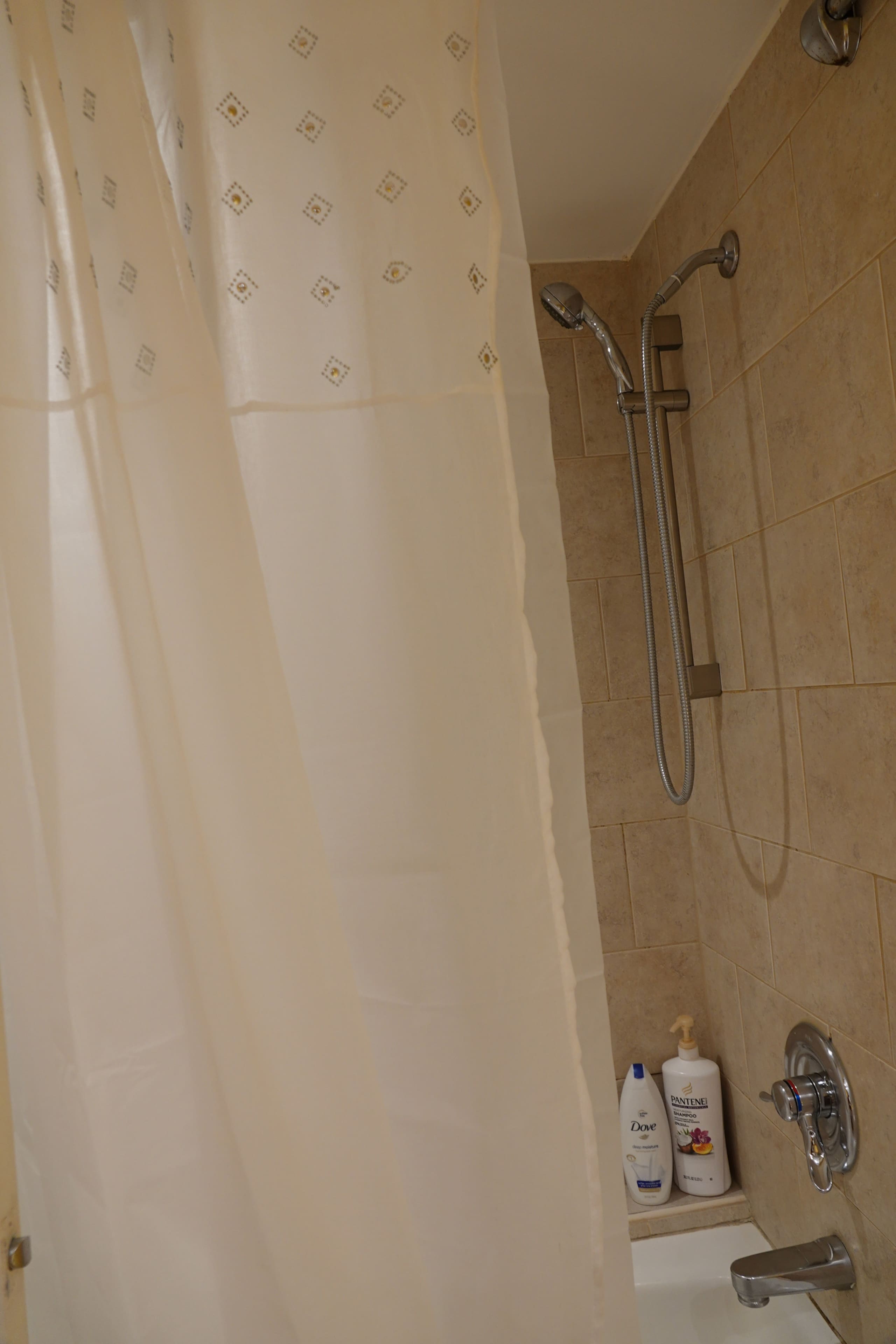 Condo in Honolulu · ★4.86 · Studio · 2 beds · 1 bath - Image 29