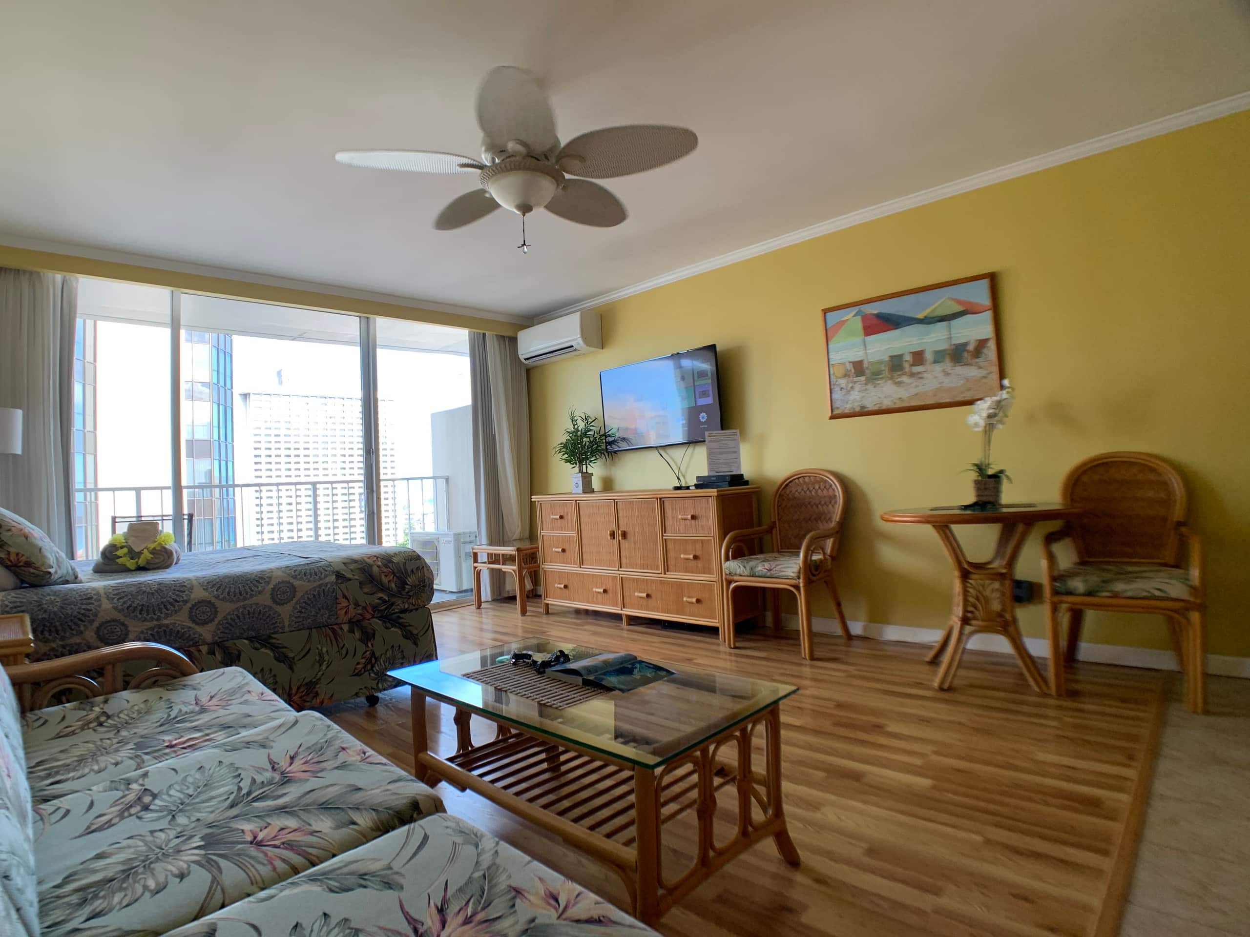 Condo in Honolulu · ★4.86 · Studio · 2 beds · 1 bath - Image 6