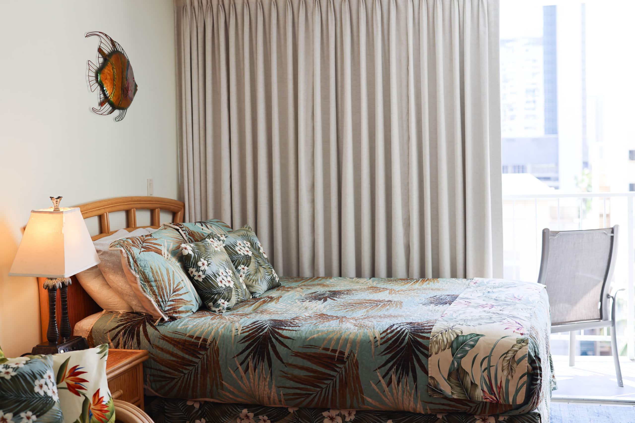 Condo in Honolulu · ★4.86 · Studio · 2 beds · 1 bath - Image 43