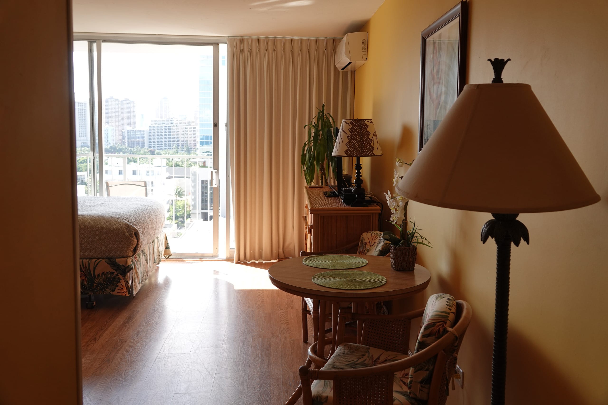 Condo in Honolulu · ★4.86 · Studio · 2 beds · 1 bath - Image 48