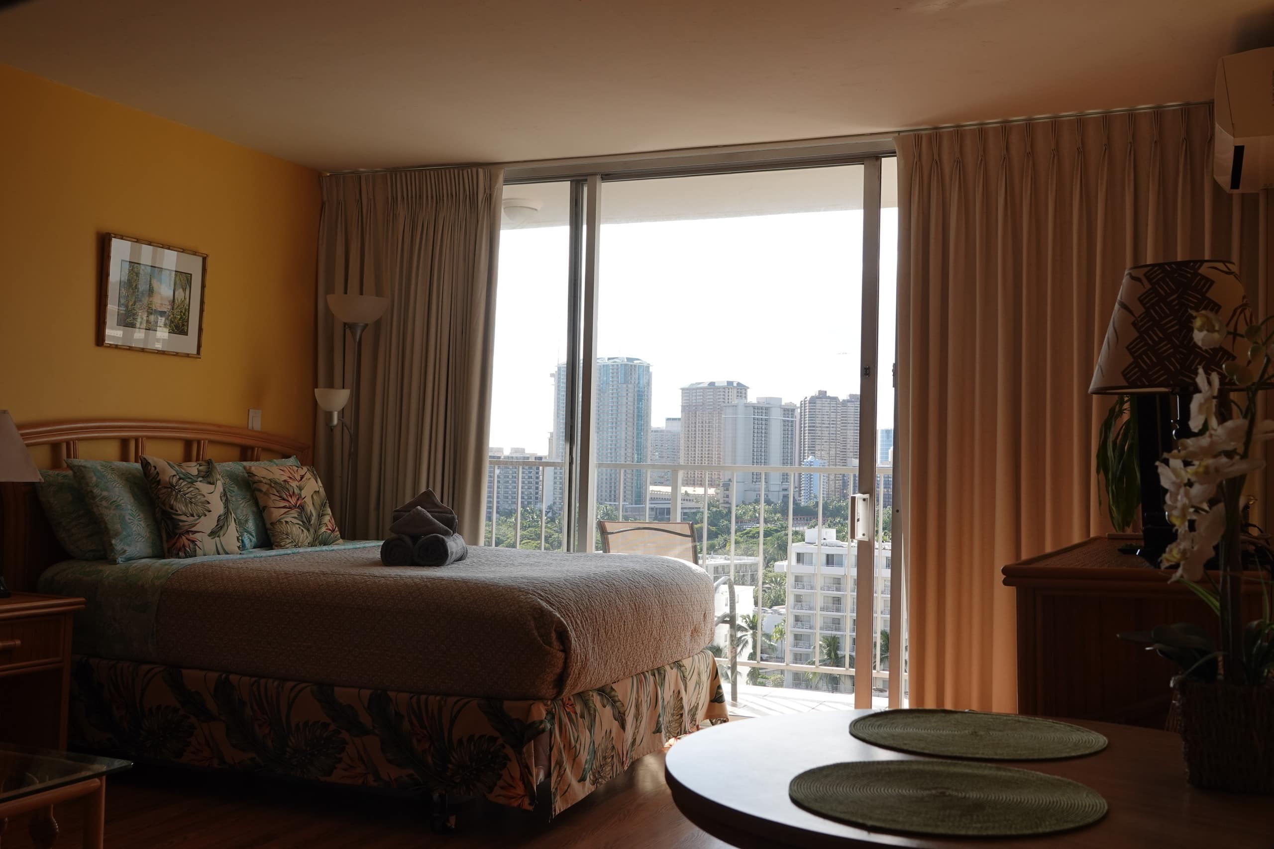 Condo in Honolulu · ★4.86 · Studio · 2 beds · 1 bath - Image 50