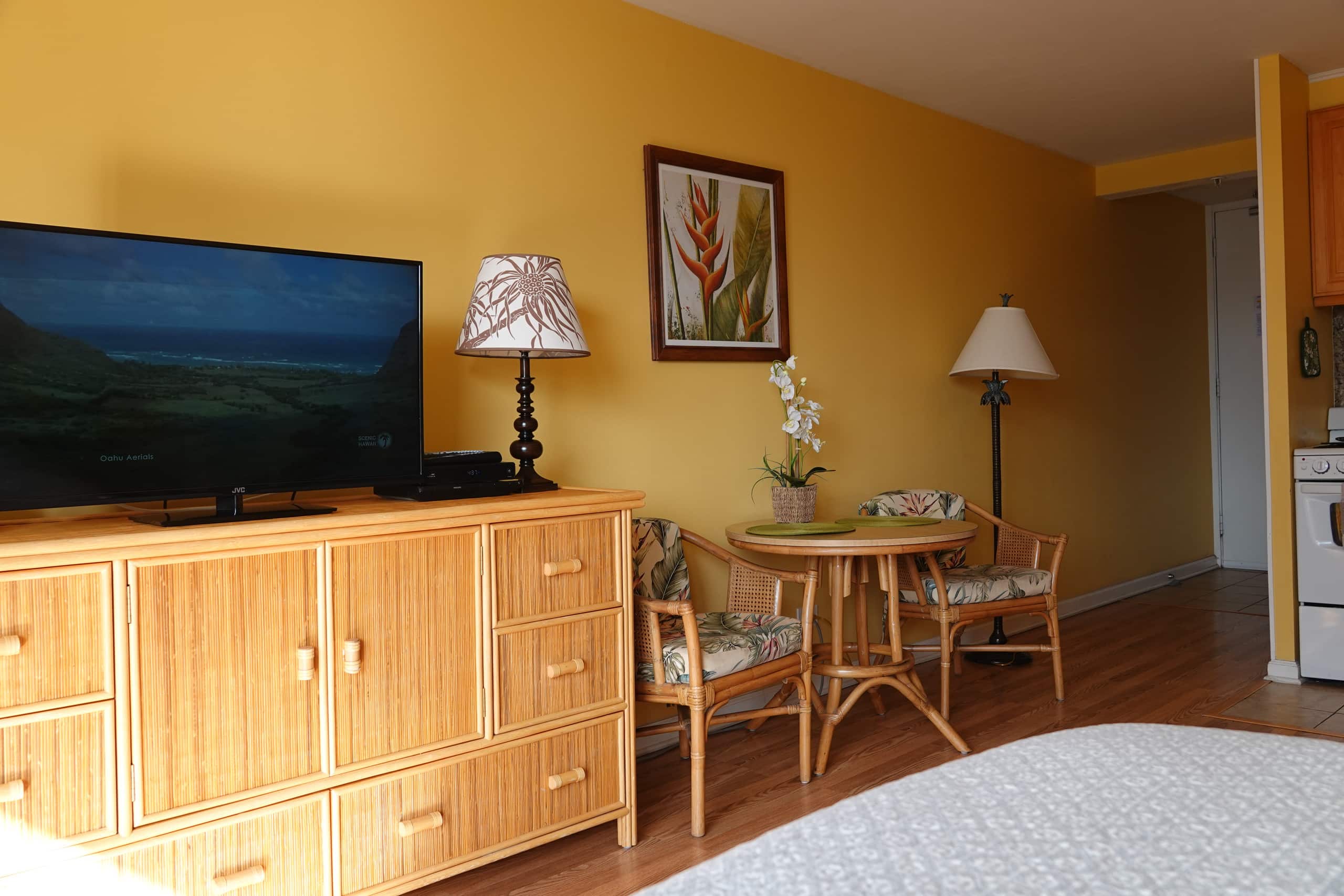 Condo in Honolulu · ★4.86 · Studio · 2 beds · 1 bath - Image 59