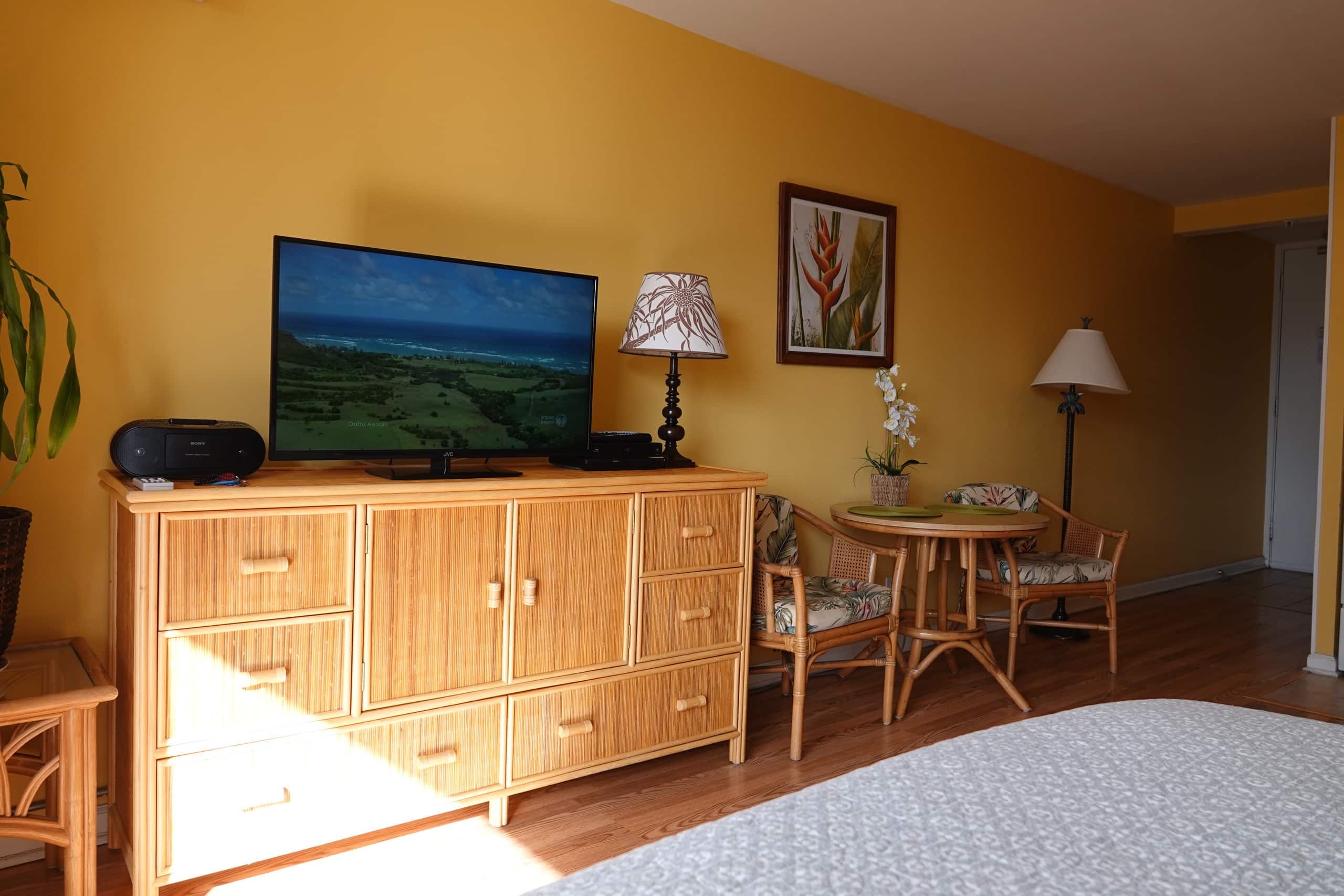 Condo in Honolulu · ★4.86 · Studio · 2 beds · 1 bath - Image 57