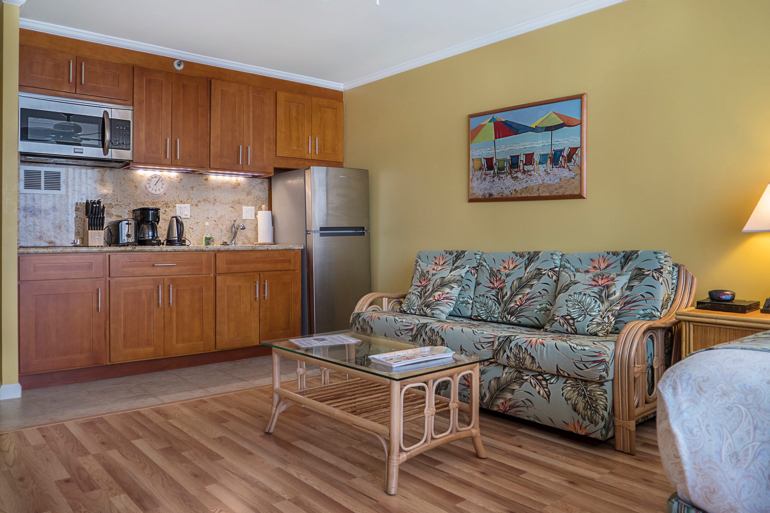 Condo in Honolulu · ★4.86 · Studio · 2 beds · 1 bath - Image 2