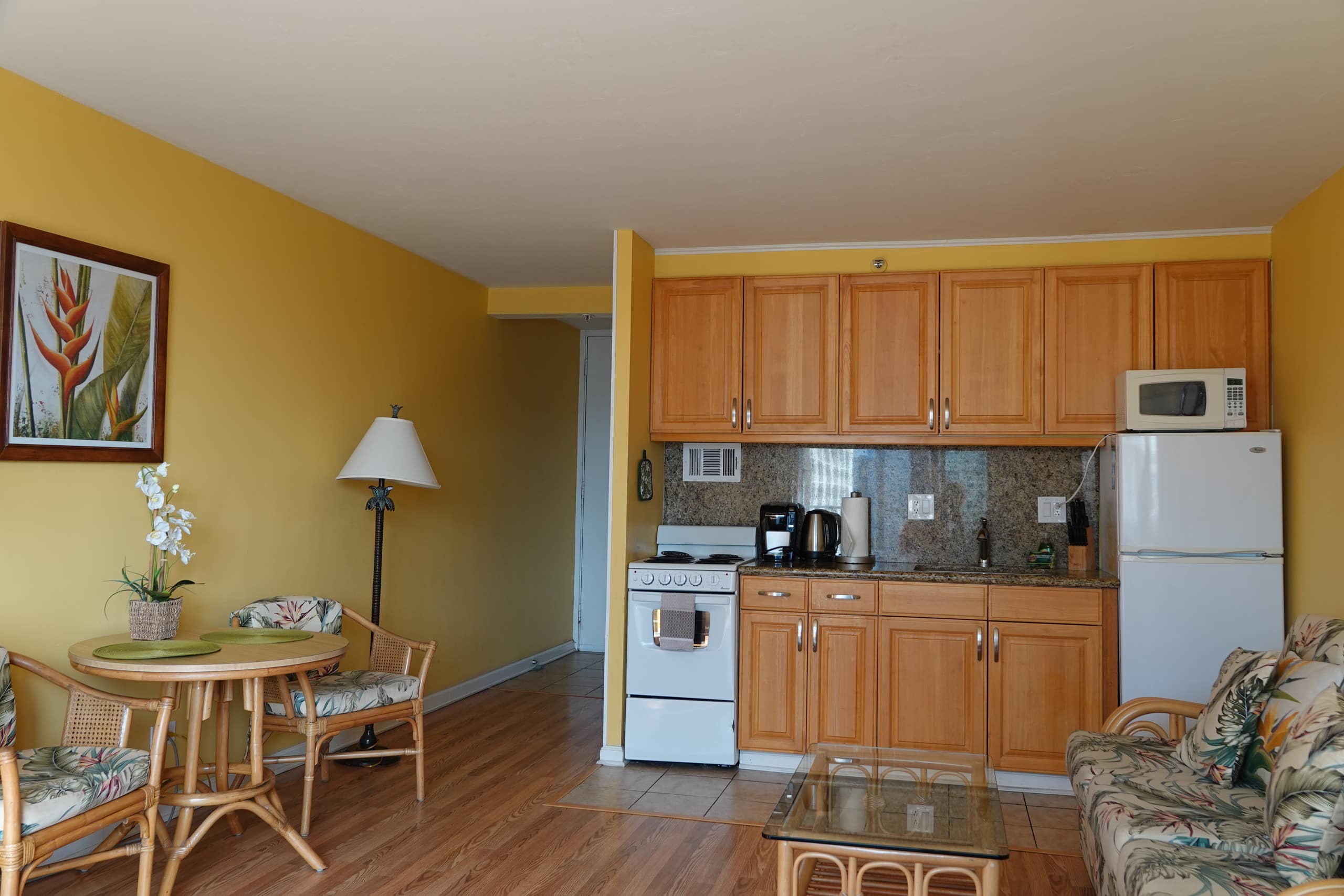 Condo in Honolulu · ★4.86 · Studio · 2 beds · 1 bath - Image 75