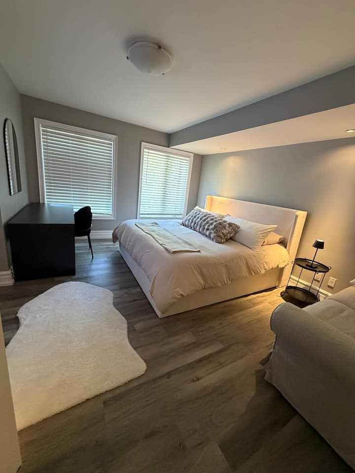Modern Luxury Retreat With Direct Downtown Access - Mississauga