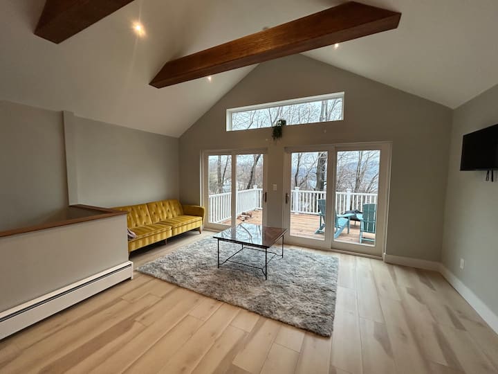 Renovated House With Stunning Lake Views - Brewster, NY
