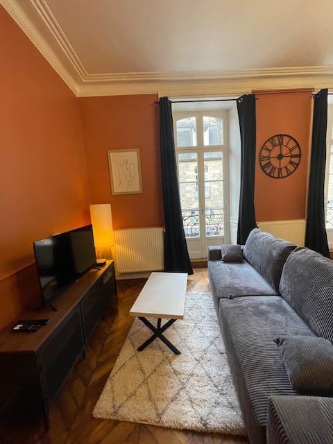 Successful Airbnb property: The Beffroi balcony in Fougères