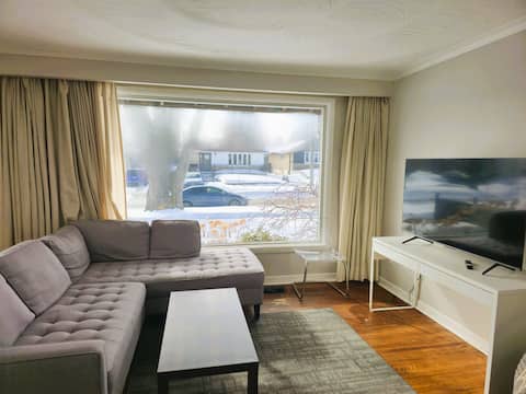 Popular Airbnb listing: Cozy 4-bedroom home in a quiet Scarborough area ON in Scarborough—Guildwood