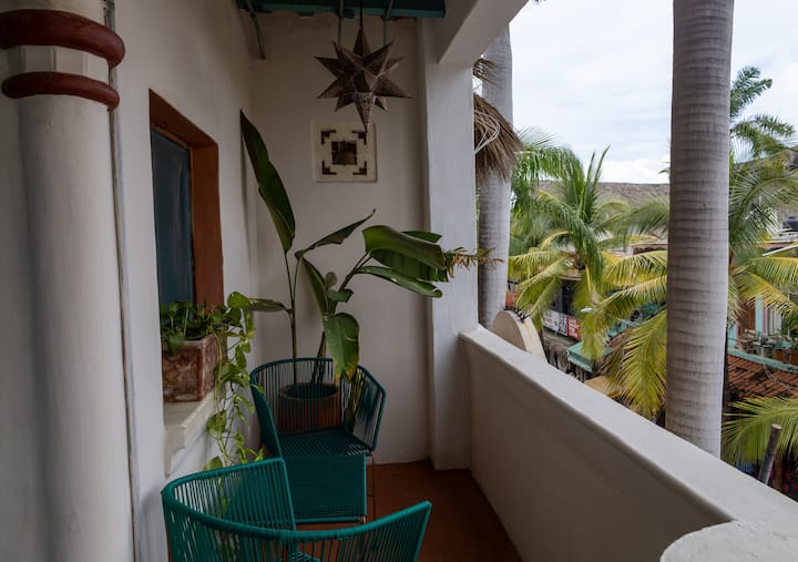 Hospédate Sobre La Calle De Las Banderas | Balcón - Sayulita