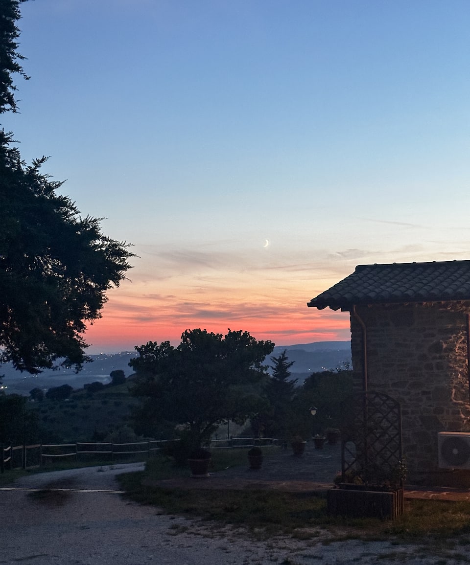 A stone cabin for two on an Umbrian farm, Petrignano, Umbria, Italy, photo 10 of 10