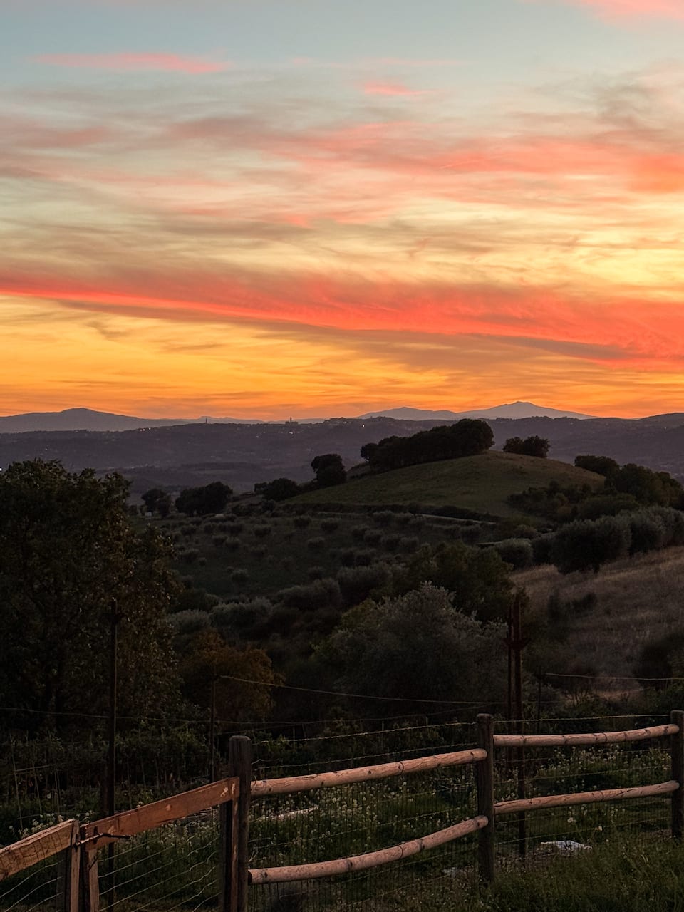 A stone cabin for two on an Umbrian farm, Petrignano, Umbria, Italy, photo 6 of 10