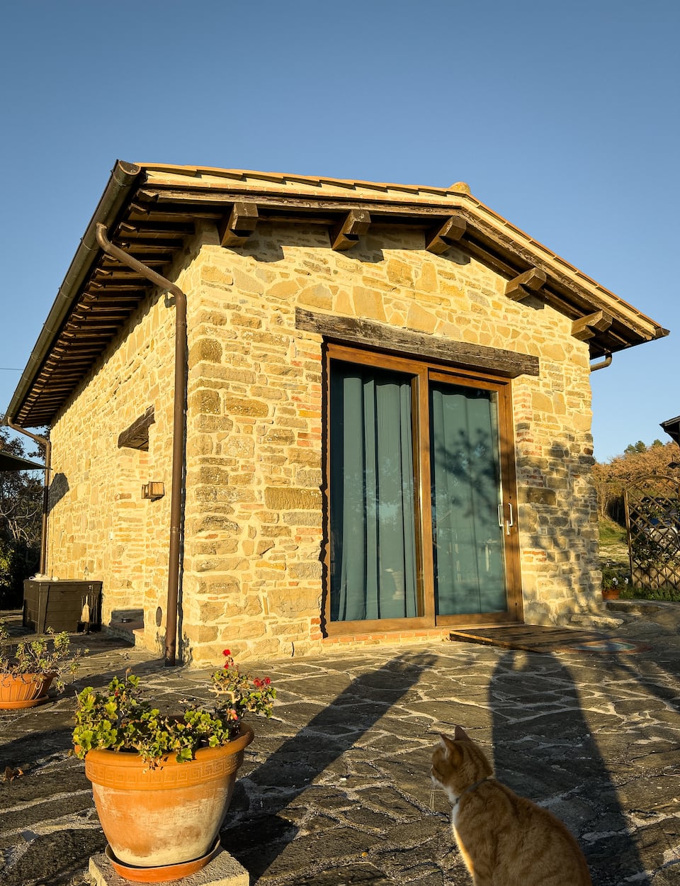 A stone cabin for two on an Umbrian farm, Petrignano, Umbria, Italy, photo 4 of 10