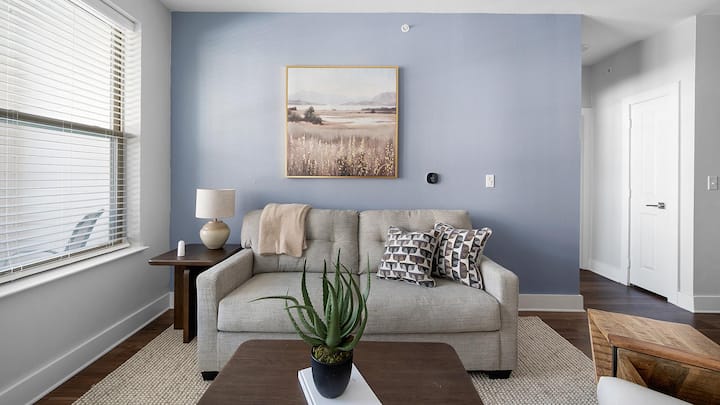 Landing | Beautiful 2bd, Clubhouse, Pool - Little Rock, AR