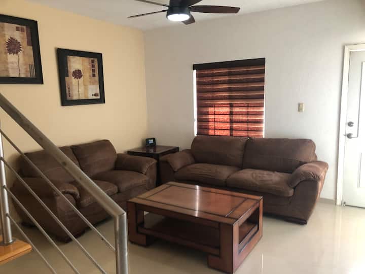 Casa Los Nogales A 5 Minutos Del Consulado - Ciudad Juárez