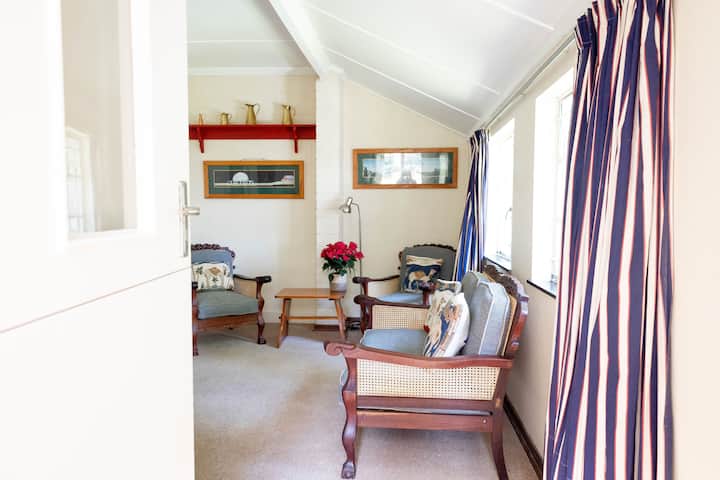 Welcome To Thyme Out, A Charming Country Cottage - Underberg