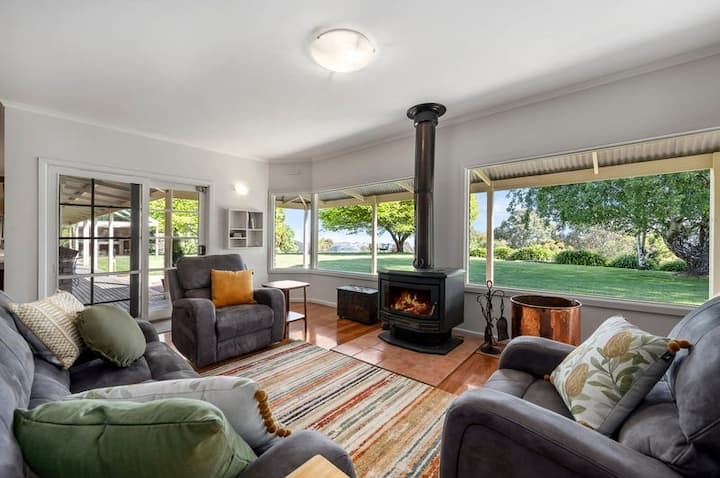Sambar Ridge | Private Farm Stay With Pool & Views - Alexandra
