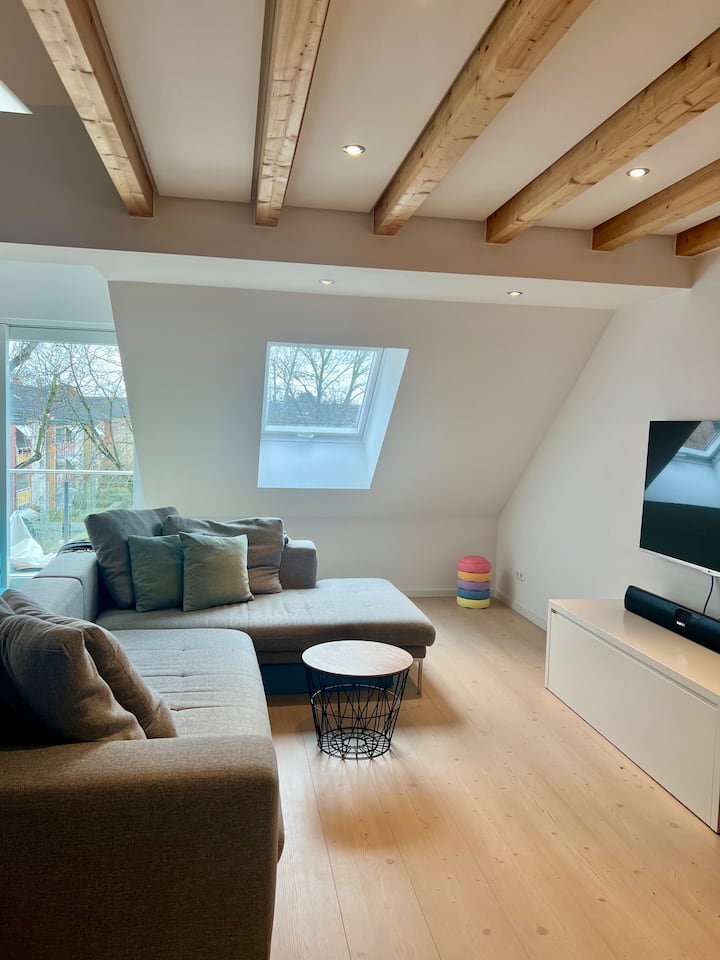 Helle Und Moderne Maisonette-wohnung (100 M²) - Frankfurt