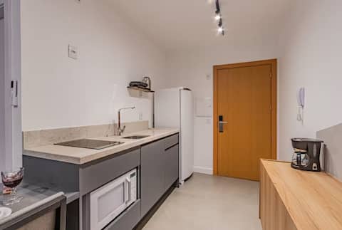 Successful Airbnb property: 10th floor | fitness center, parking space, rooftop with view in Petrópolis