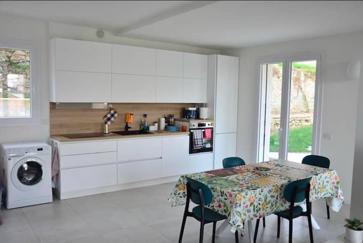 Appar Moderne Avec Vue Sur Mer, Piscine Et Garages - Sanremo