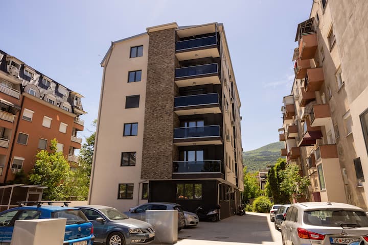 Premium Managed Unit 4063