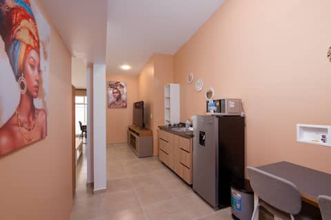 Popular Airbnb listing: Penthouse 2 Bed Tall Studio w/ Parking | 303 in Santa Mónica