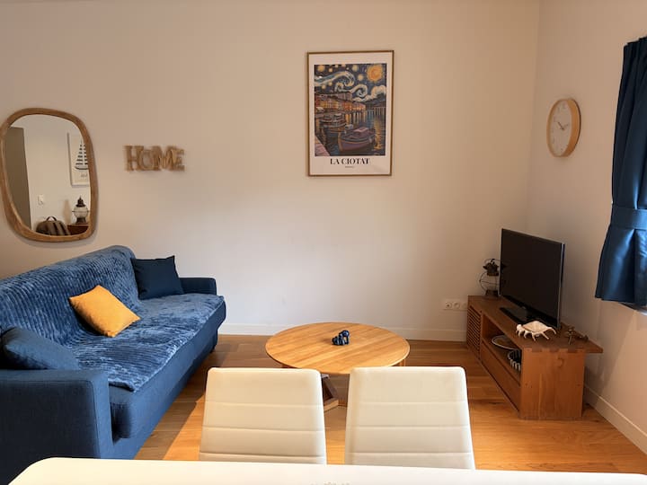 T3 Rénové 70m2 : Coeur Vieux Port - Plage Calanque - La Ciotat