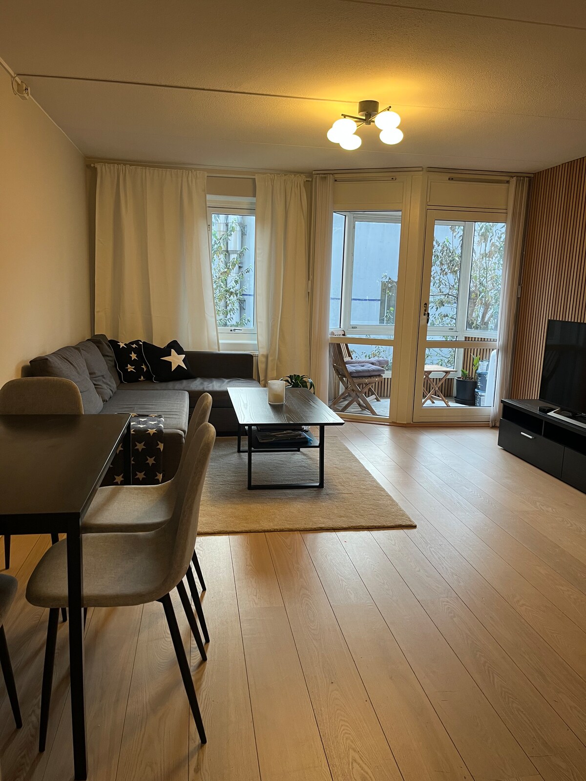 Curated visual reference: Visual Reference: Inner City Apartment With Central Location Flats For Rent In