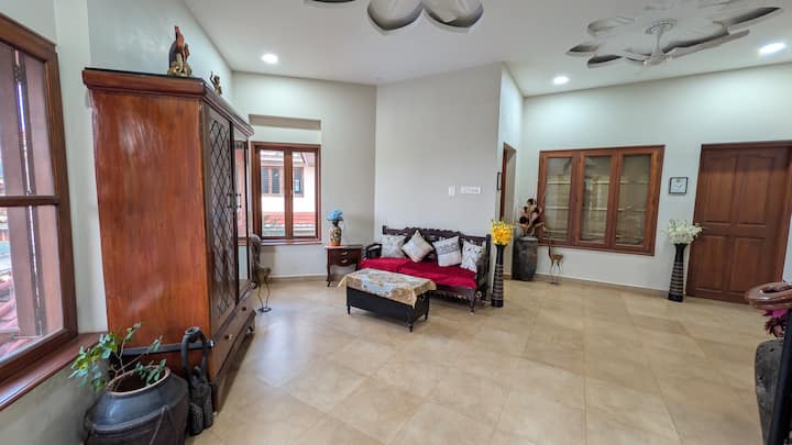 Living room image 11
