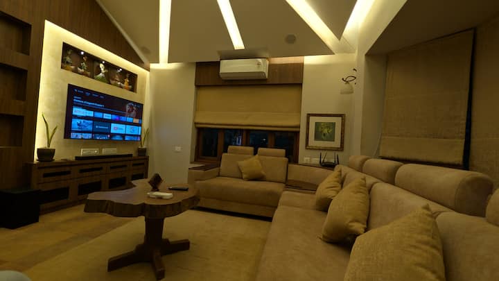 Living room image 7