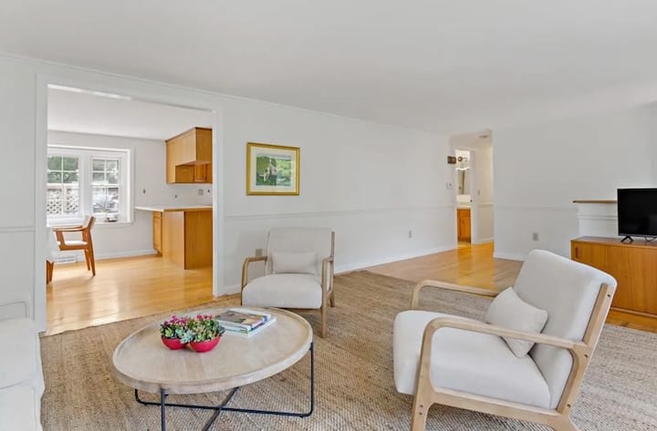 Yarmouth Port-minutes To Gray's/mayflower Beaches - Dennis, MA