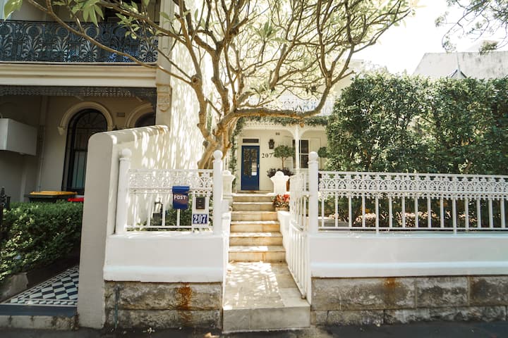 Sun Filled Classic Victorian Paddington Terrace - Bondi Beach