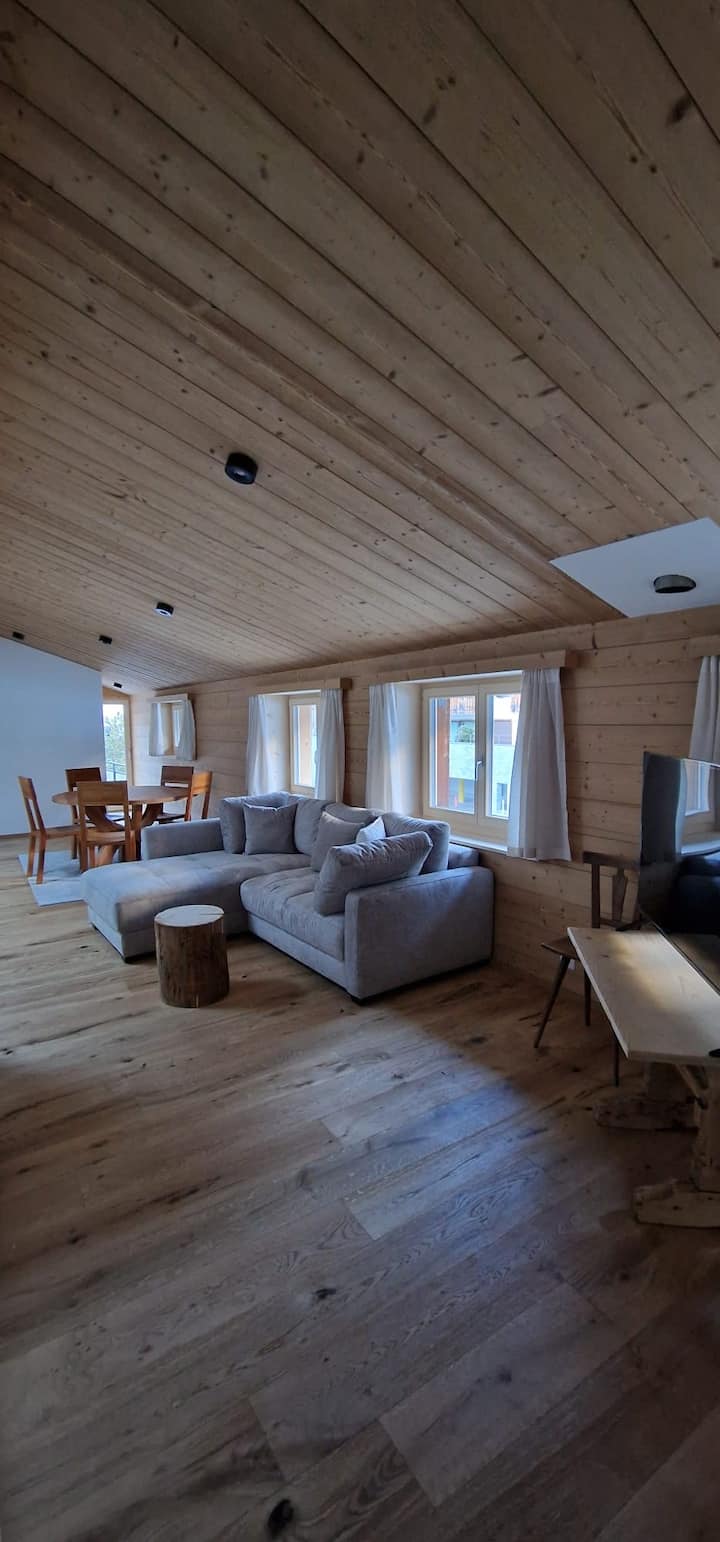 Frisch Renovierte Dachwohnung Mit Balkon - Klosters-Serneus