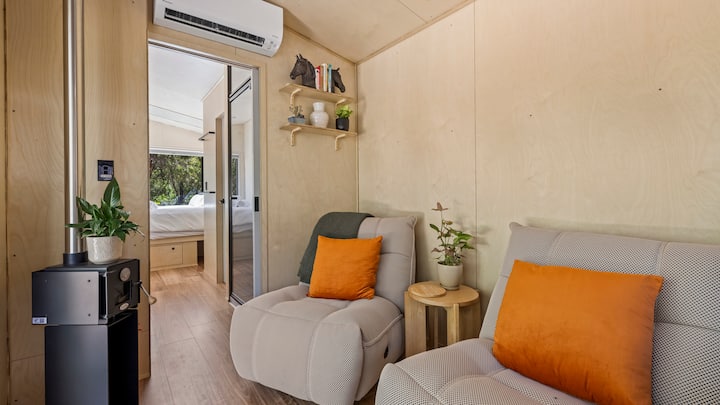 Tiny Home Crown Equine Retreat Luxury Nature Stay - Perth