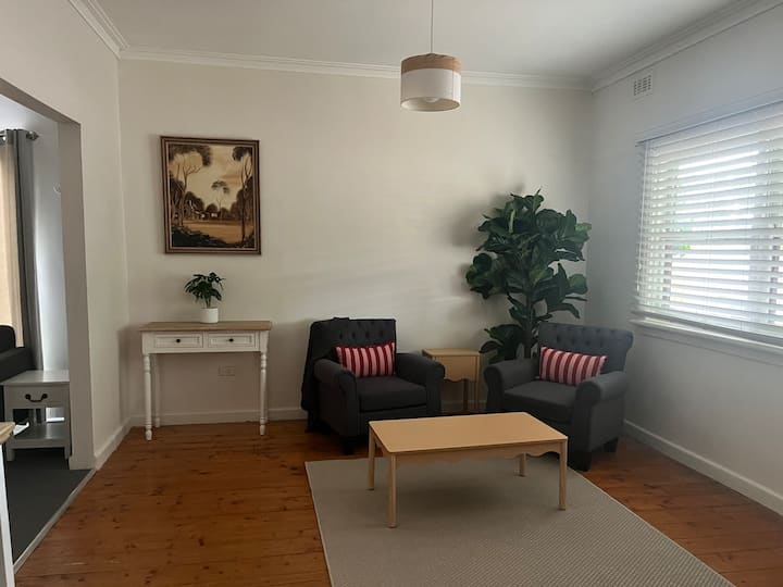 Alma Cottage - Timeless Charm With Modern Comforts - Mitcham